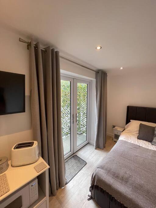 Modern Stylish Studio Flat Near Leigh On Sea. Hadleigh  المظهر الخارجي الصورة